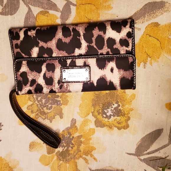 Nine West Handbags - Nine West leopard vinyl wristlet